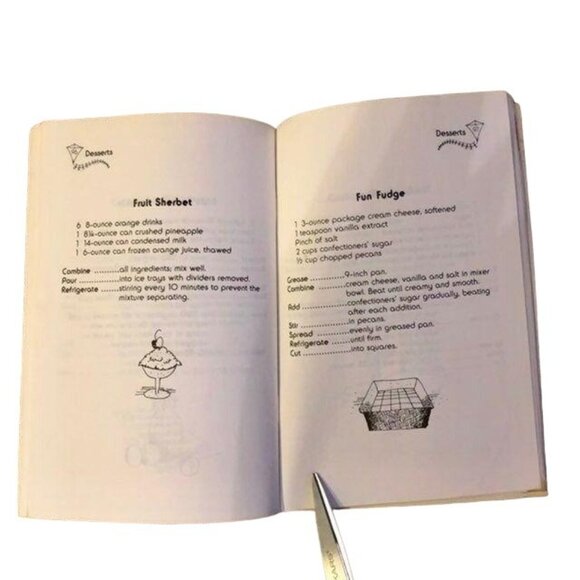 Fun in The Kitchen A Childrens Cookbook Paperback Used - Picture 7 of 11